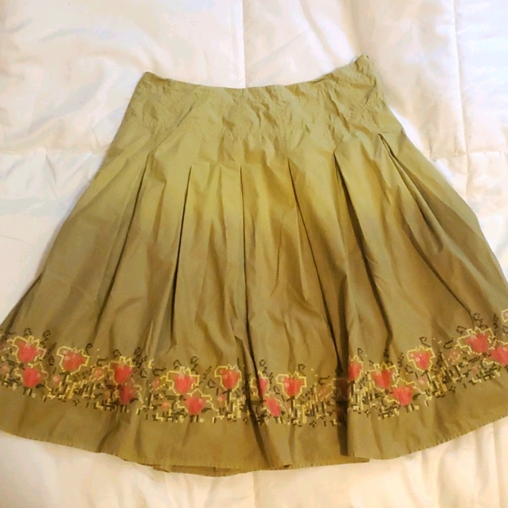 Light green/tan ombre skirt with embroidery